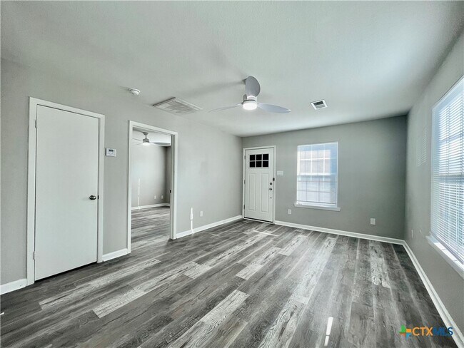 Foto del edificio - 901 Allen St