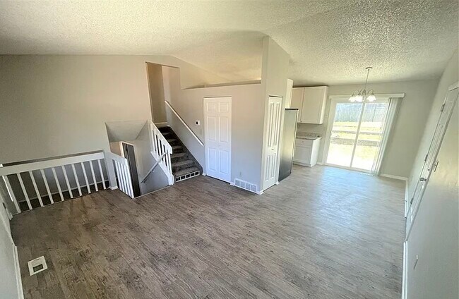 Building Photo - 7645 Sunny View Ln