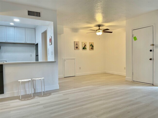 Foto del edificio - 3400 Timmons Ln