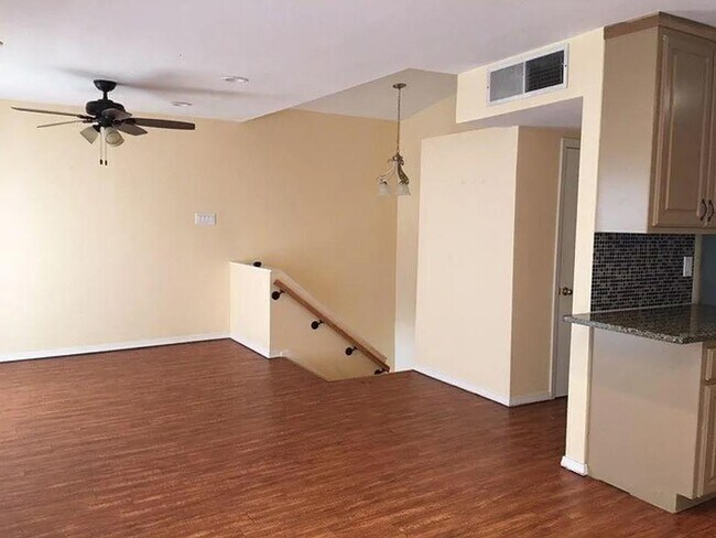 Foto del edificio - 1008 Clayton Nolen Dr
