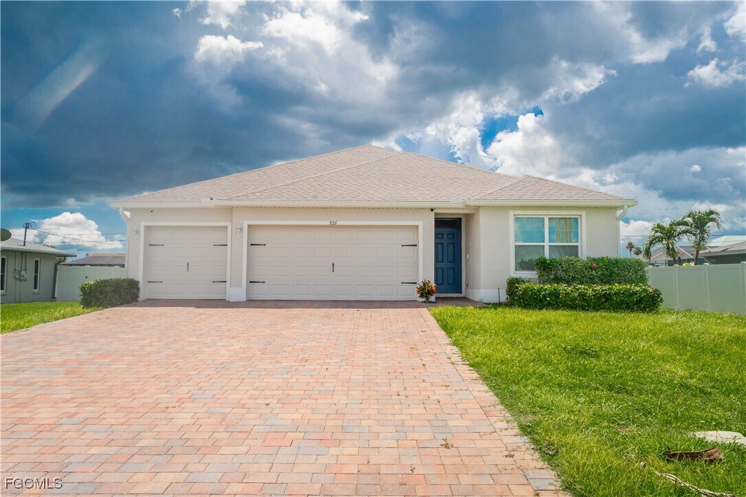 Foto principal - 526 SE 20th Ct