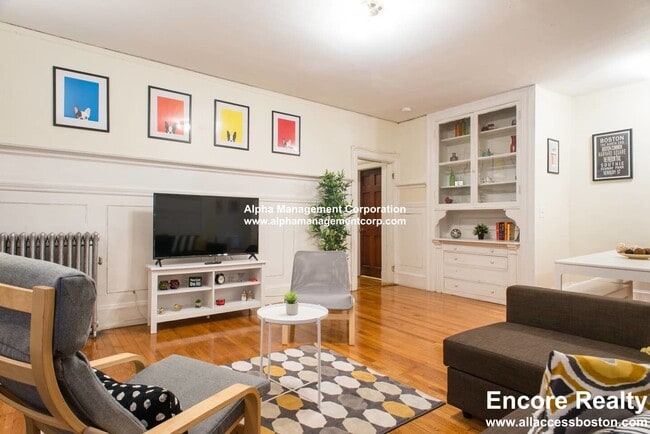 Building Photo - 1249 Beacon St