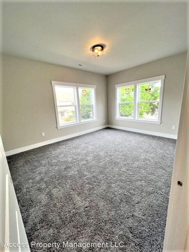Building Photo - 3 br, 2.5 bath House - 310 S River