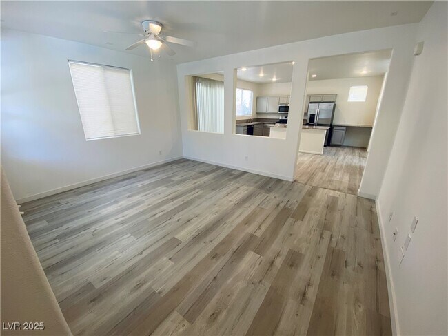 Foto del edificio - 6736 Twisted Wood Dr