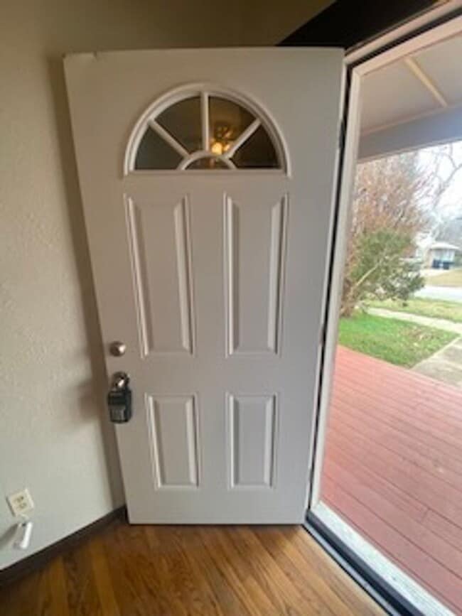 Building Photo - Available Now!  Putnam Heights West!  $109...