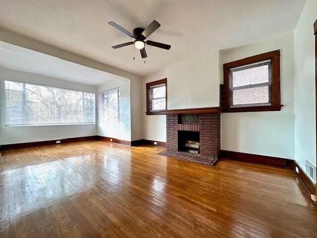 Large Living room - 735 Dover Pl