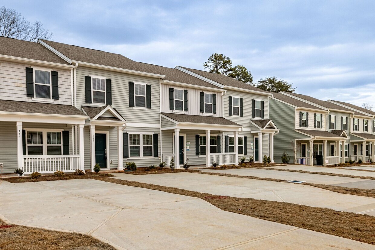 Primary Photo - 3BD/2.5BTH TOWNHOME Just off of Jack Alexa...