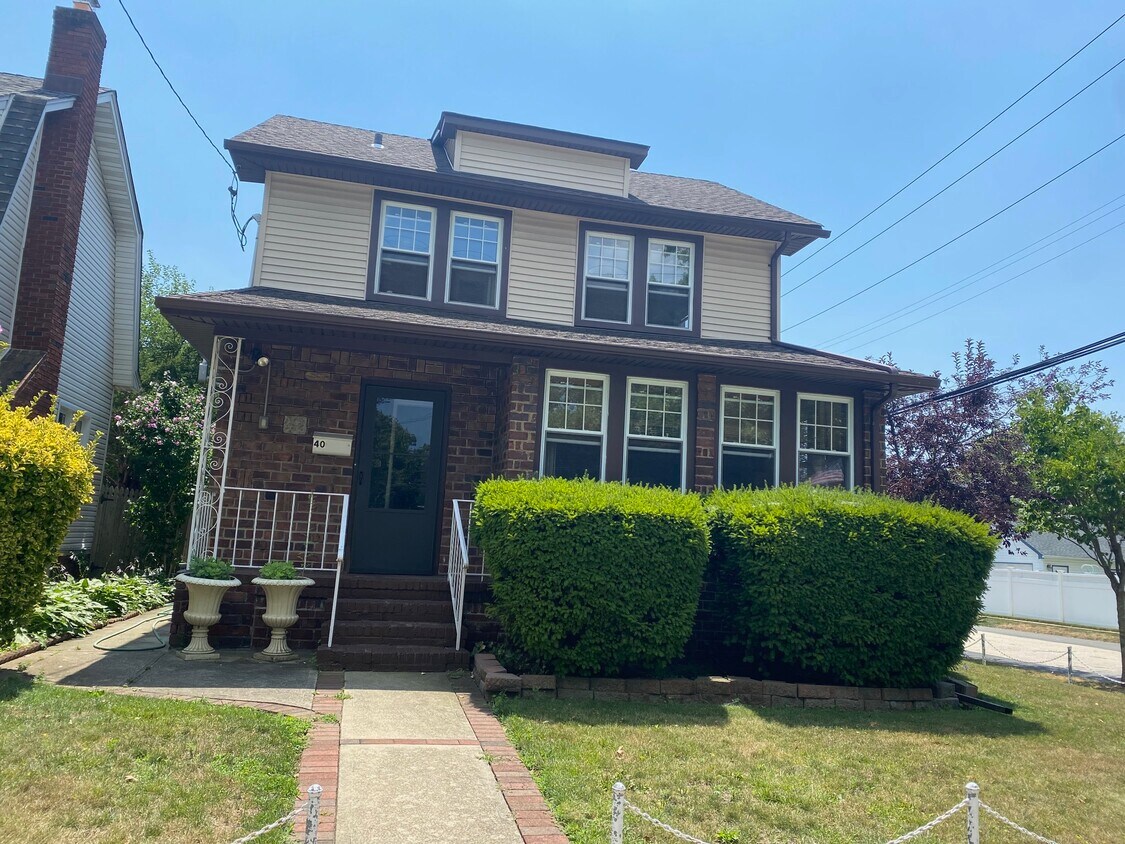 40 Harvard Ave, Lynbrook, NY 11563 Townhome Rentals in Lynbrook NY