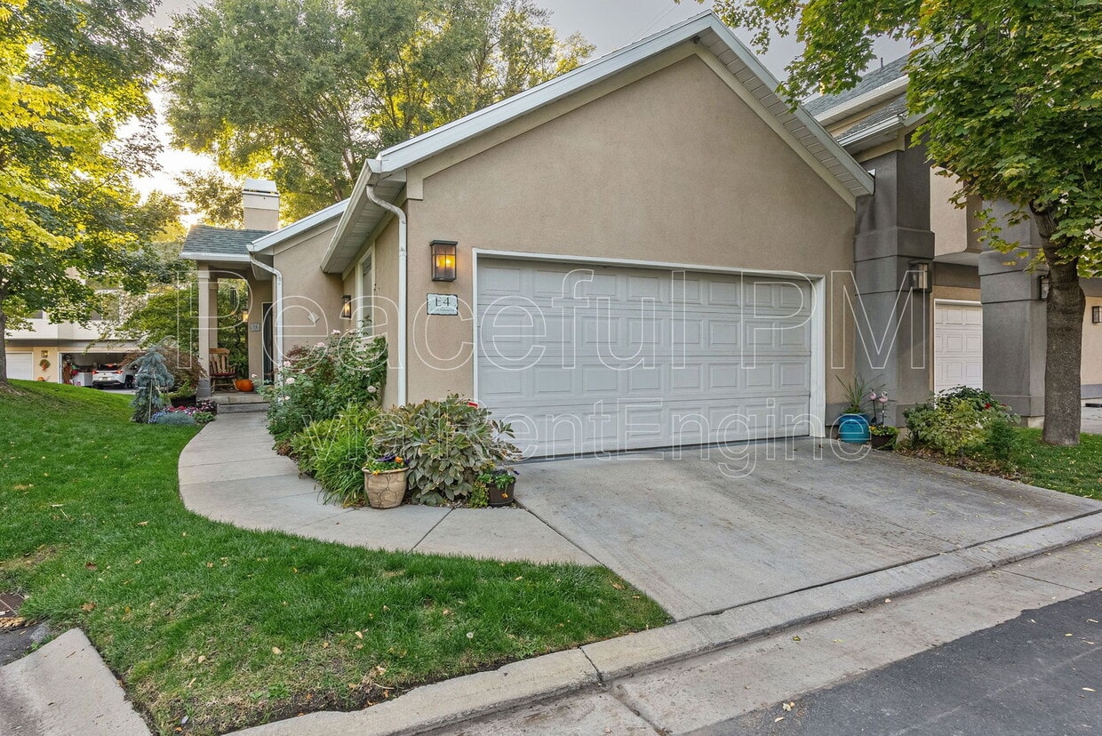 Photo - 1140 E Parkway Ave