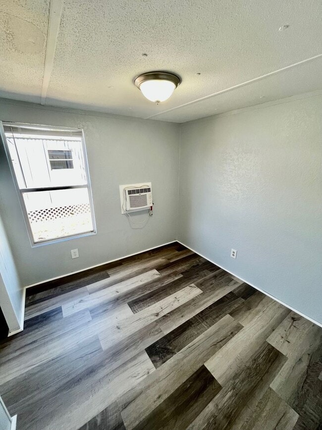 Building Photo - NICE 2BR/1BA Auburndale Mobile Home! NO APPLICATION FEE!