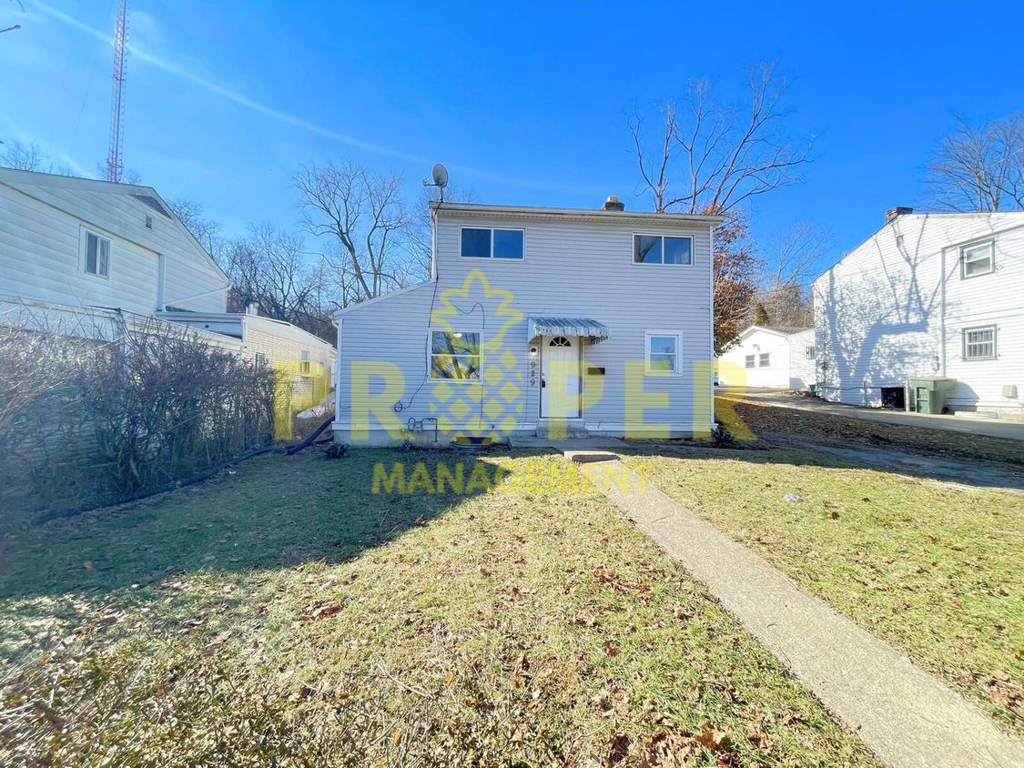 Primary Photo - Big 3-Bedroom, 1-Bath Home with Large Yard...