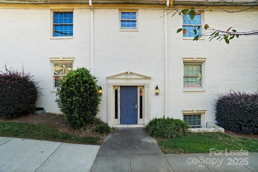 Primary Photo - 4911 Park Rd