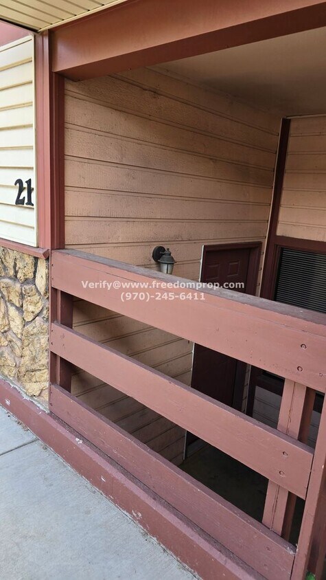 Foto principal - Near CMU & St. Mary's 2 Bedroom 1.5 Bath T...