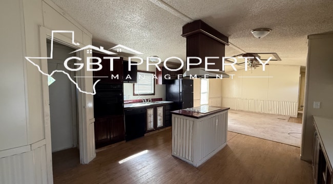 Building Photo - 2/1 in Bremond