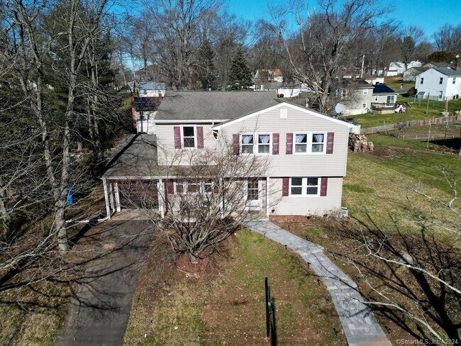 Building Photo - 119 Heather Rd