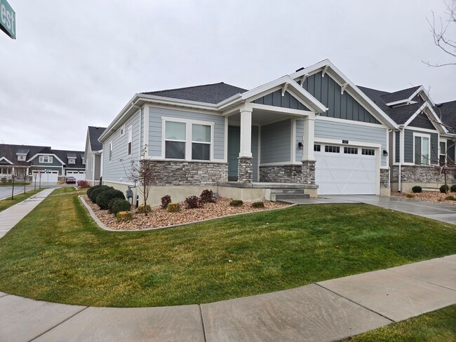 Foto del edificio - Beautilful 5 Bed 3.5 Bath in Lehi!!