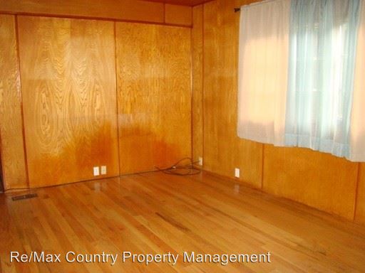 Fotografía del edificio - 17305 Heather Ln SE