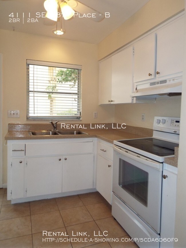 Foto del edificio - 4111 SE 18th Pl