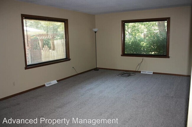 Building Photo - 3 br, 2 bath House - 2420 Vaughn Drive