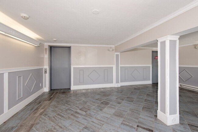 Building Photo - 18 Wrentham Rd