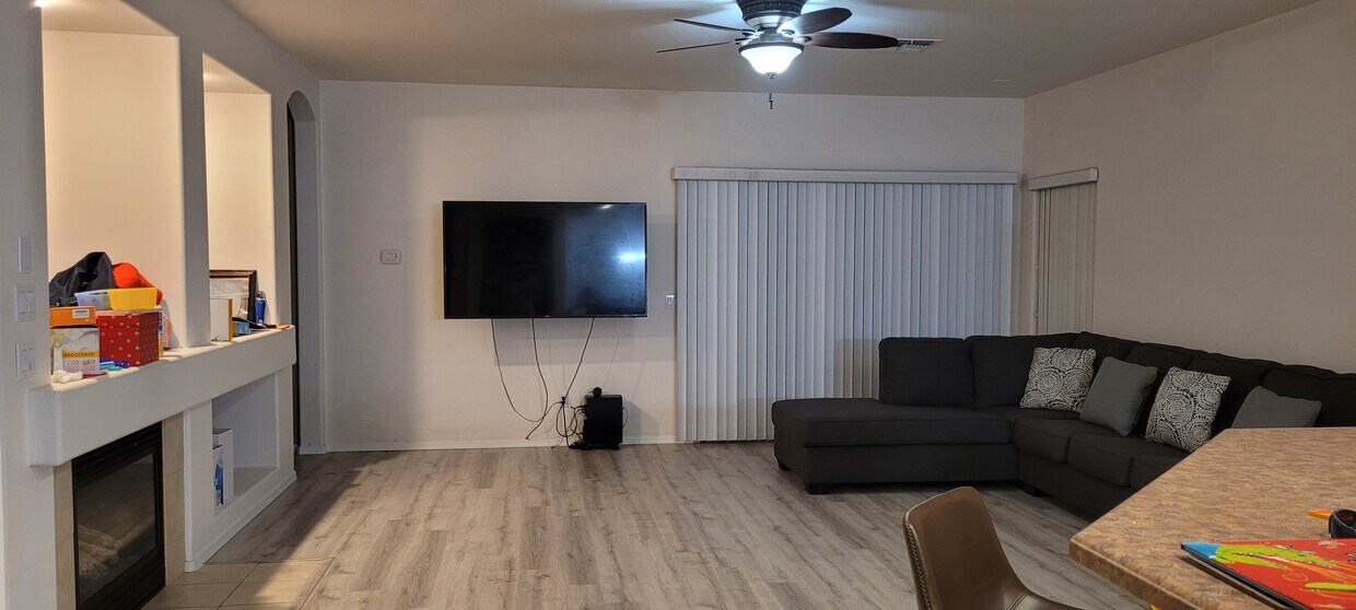 Foto del edificio - 44242 W Venture Ln