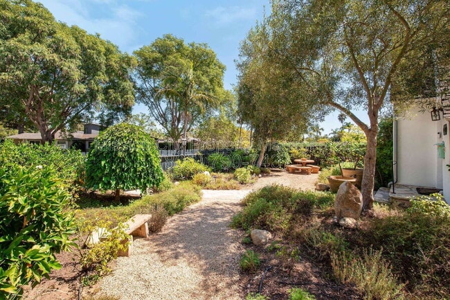 Building Photo - 2837 Clinton Terrace