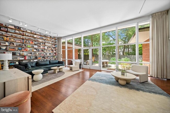 Foto del edificio - 3721 Huntington St NW