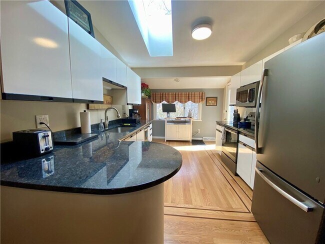 Foto del edificio - 9 Shadow Brook Ln