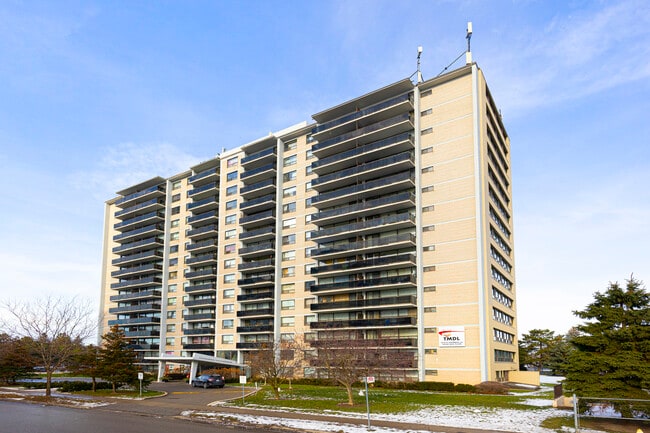 Building Photo - 30 Esterbrooke Avenue
