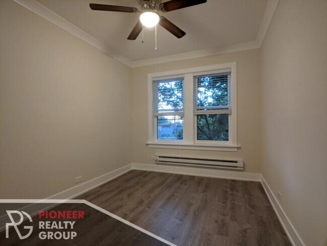 Building Photo - 1 bedroom in CHICAGO IL 60613