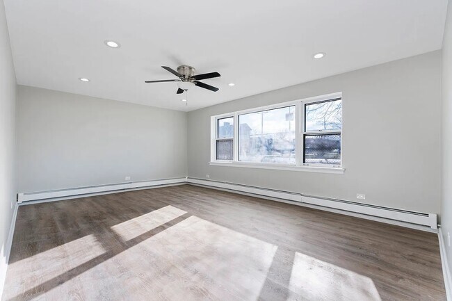 Foto del edificio - 5358 S Narragansett Ave