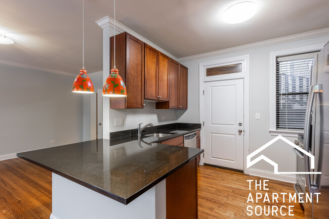 Foto del edificio - 736 W Addison St