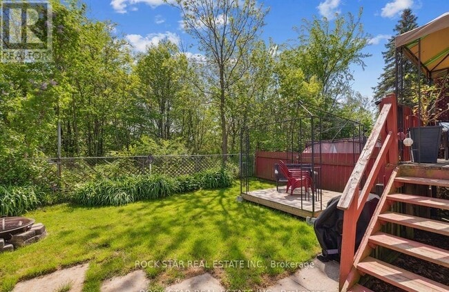 Building Photo - 203 Commercial St