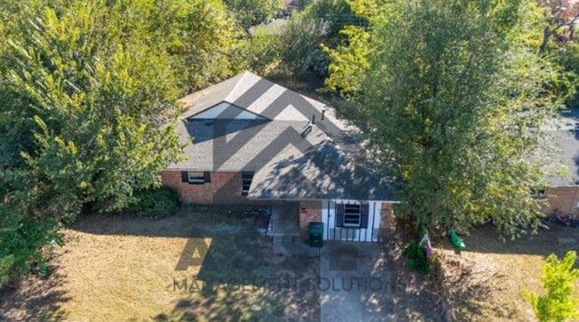 Building Photo - 4 Bed Ready For Lease!