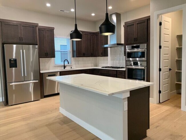 Building Photo - Beautiful Luxury Patio Home in Pelican Sho...