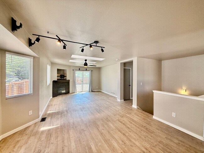 Foto del edificio - 4631 Fencer Rd