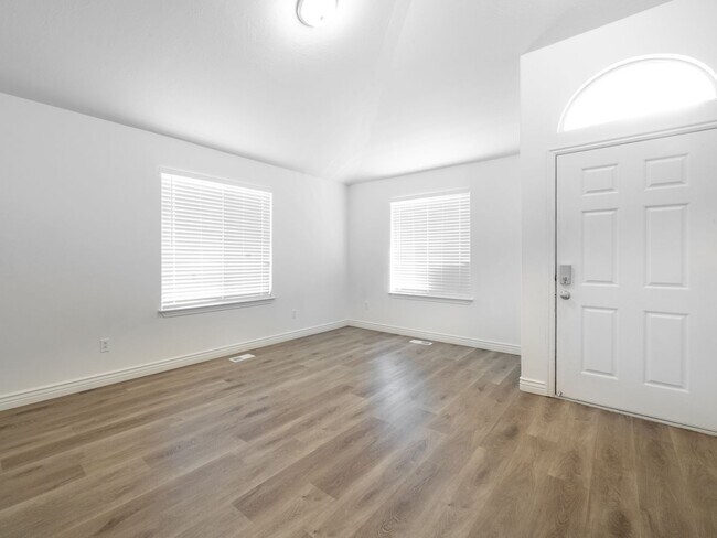 Foto del edificio - 4 Bedroom - 2.5 Bathroom House in Provo