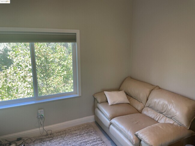 Foto del edificio - 22550 Hidden Hollow Dr