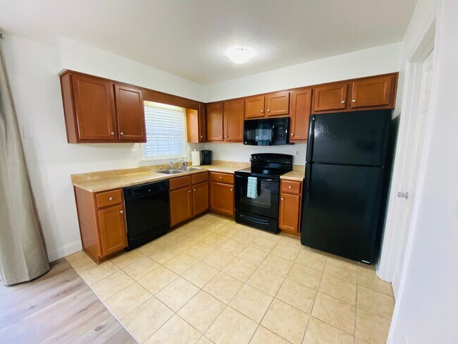Foto del edificio - 4860 Westport Rd