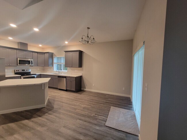Building Photo - AVAILABLE NOW! New Construction in Yelm ga...