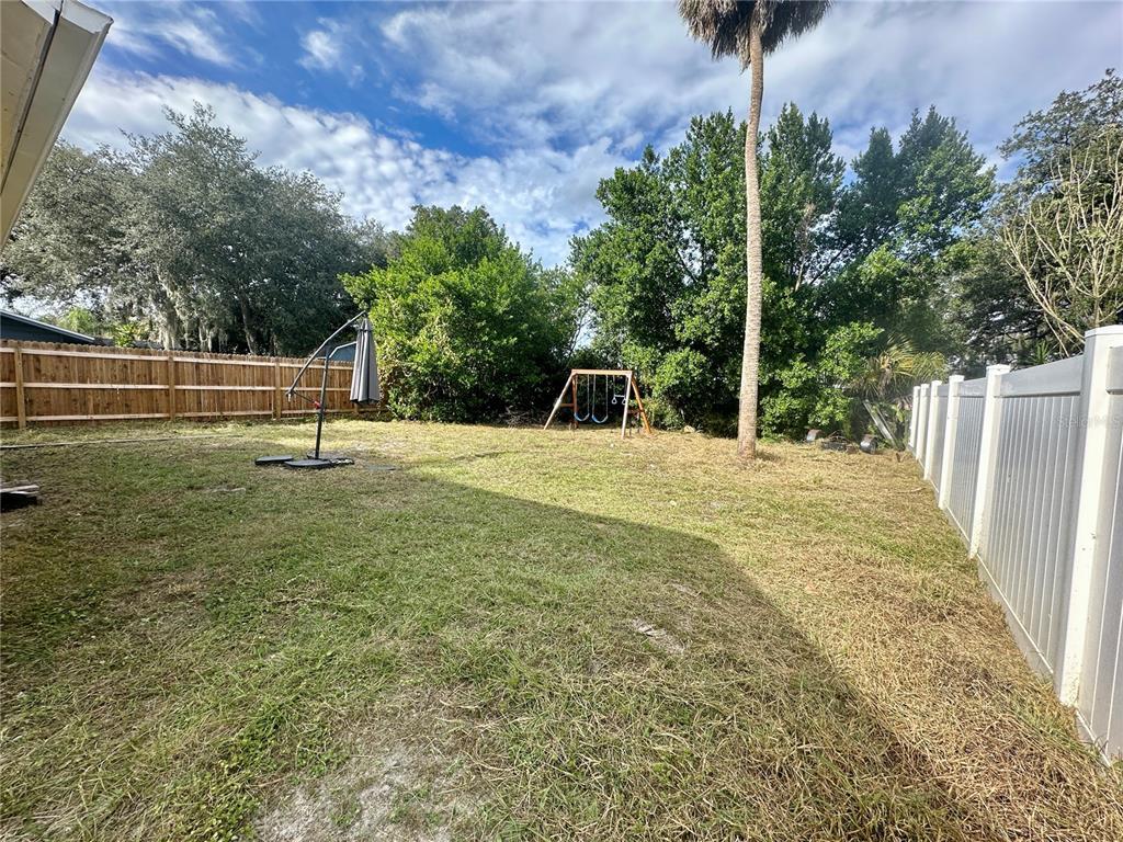 Building Photo - 325 W Jean St