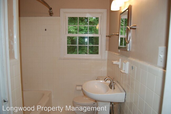 Building Photo - 3 br, 1 bath House - 1664 Briarcliff Rd