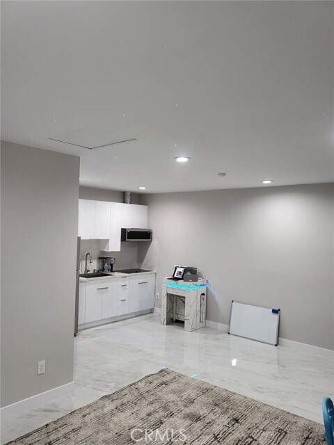 Foto del edificio - 9416 Yolanda Ave