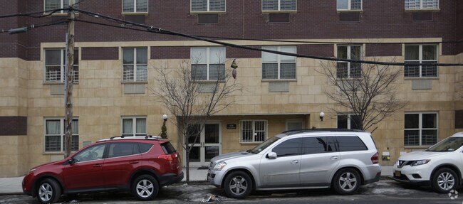 Building Photo - 630 Concord Ave