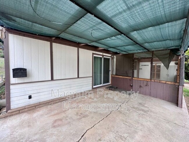 Foto del edificio - 33981 Gloria Rd