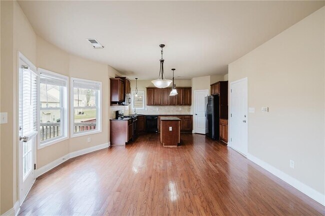 Foto del edificio - 3562 Fallen Oak Dr