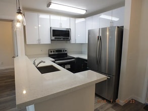 Building Photo - 12544 15th Ave NE