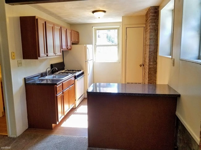 Building Photo - 1 br, 1 bath Apartment - 3320 Ward Street 8