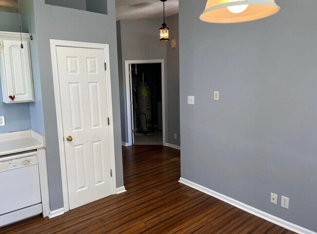 Foto del edificio - 1766 Quinn Creek Dr