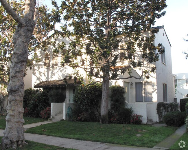 Building Photo - 243 N Swall Dr